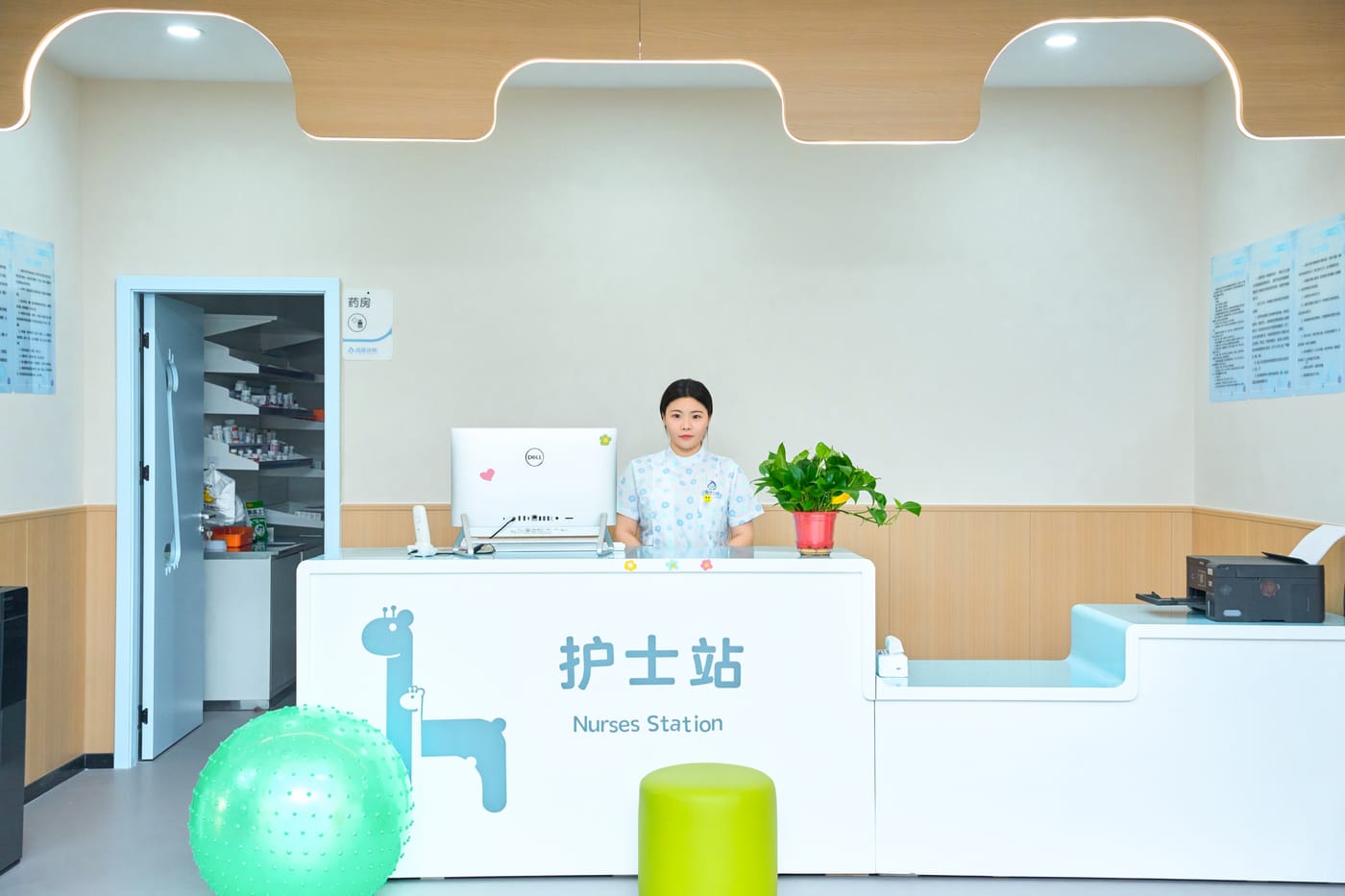 润芽儿科护士站
